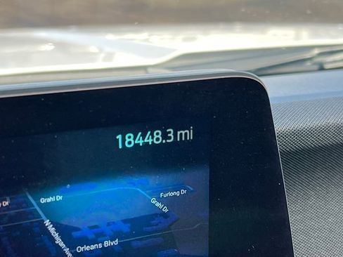 Certified 2025 Ford Expedition Active image 6