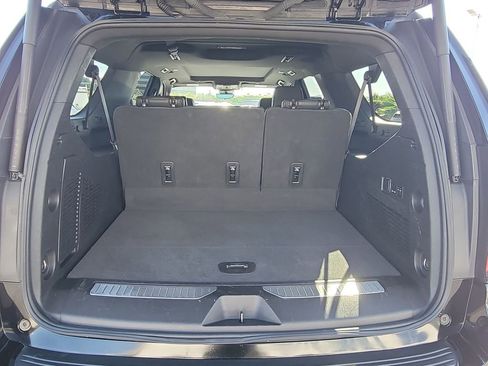 Used 2023 Chevrolet Suburban High Country image 27