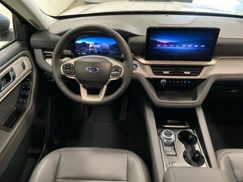 New 2025 Ford Explorer Active w/ Active Comfort Package image 14