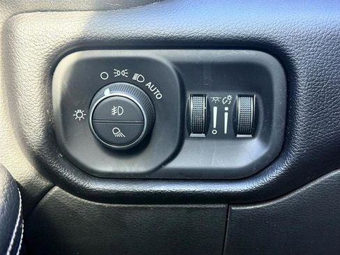 Used 2021 RAM 3500 Laramie image 39