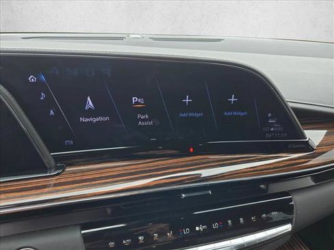 Used 2024 Cadillac Escalade ESV Luxury RWD image 13