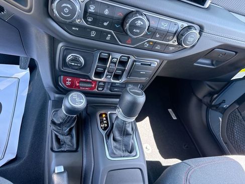 New 2026 Jeep Gladiator Rubicon AWD/4WD image 16