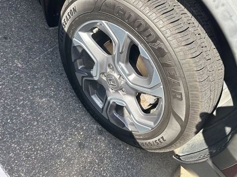 Used 2018 Honda CR-V EX-L image 2