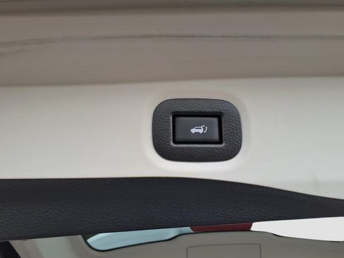 Used 2020 Nissan Rogue SV AWD/4WD image 16