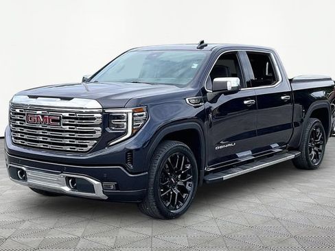 Used 2023 GMC Sierra 1500 Denali w/ Technology Package AWD/4WD image 3