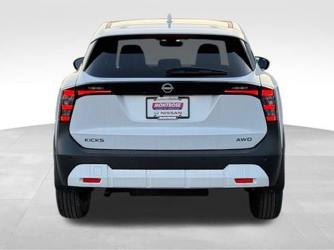 Used 2025 Nissan Kicks SV w/ Illumination Package AWD/4WD image 4
