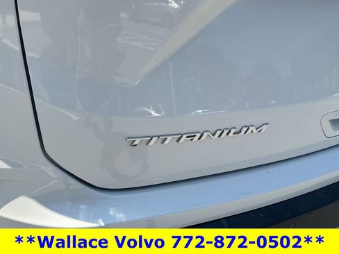 Used 2021 Ford Edge Titanium w/ Equipment Group 301A FWD image 10