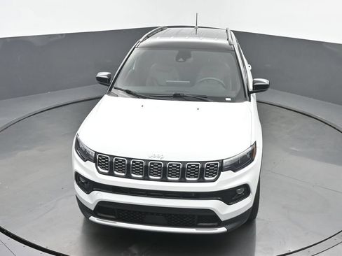 Used 2025 Jeep Compass Limited AWD/4WD image 29