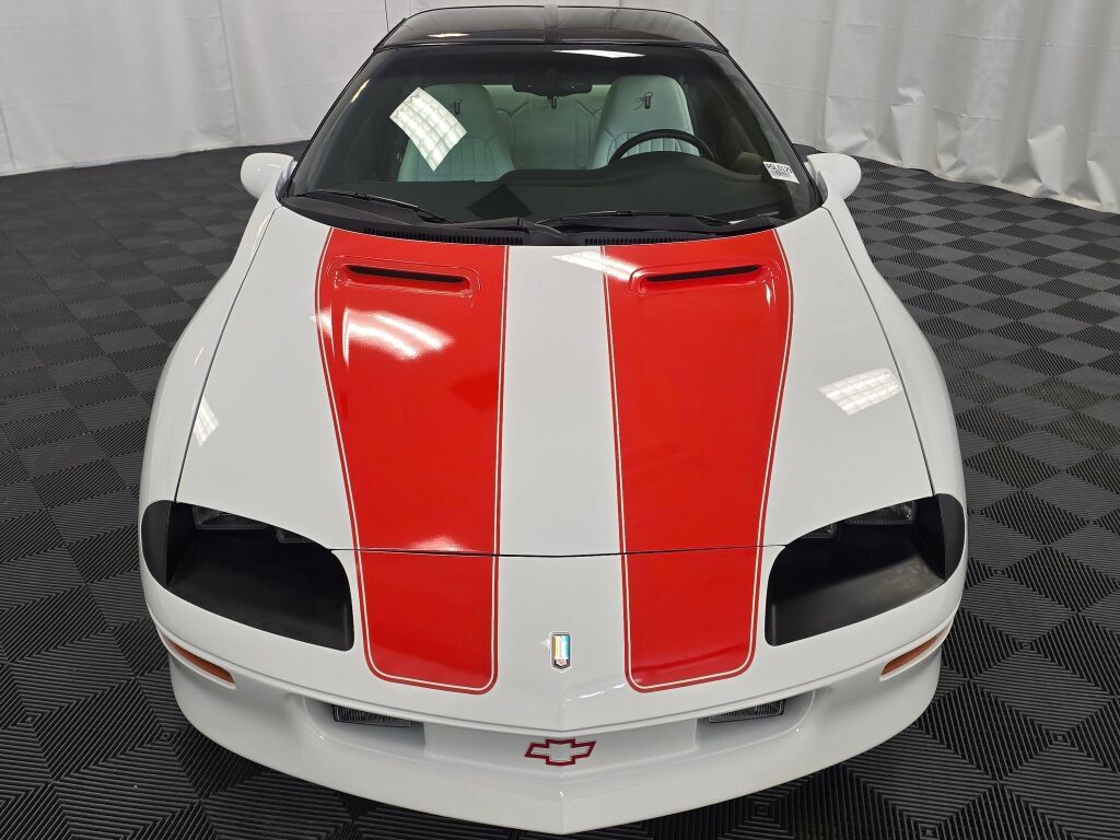Used 1997 Chevrolet Camaro SS w/ Preferred Equipment Group 2 RWD image 10