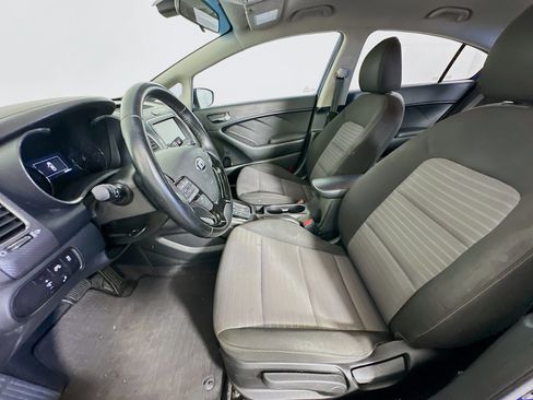 Used 2017 Kia Forte S w/ S Technology Package FWD image 13