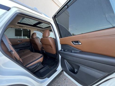 Certified 2023 Nissan Pathfinder Platinum w/ Cargo Package image 24