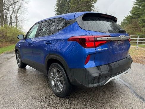 Certified 2023 Kia Seltos LX image 2