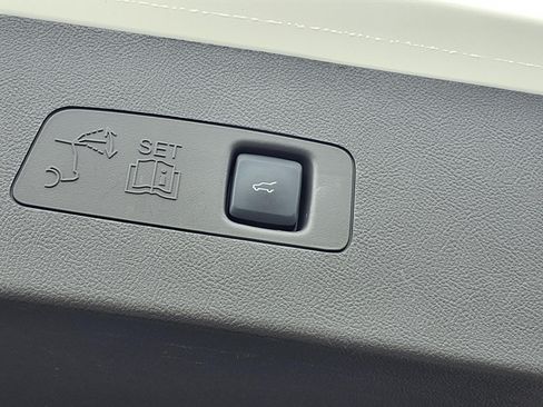 Used 2023 Lincoln Corsair FWD w/ Equipment Group 101A image 22