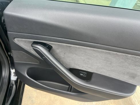 Used 2018 Tesla Model 3 Long Range RWD image 25