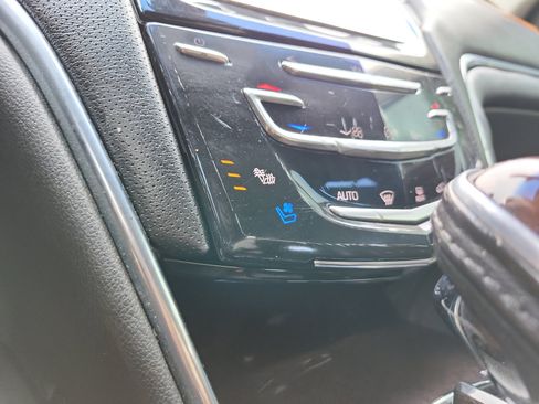 Used 2015 Cadillac XTS Luxury FWD image 21