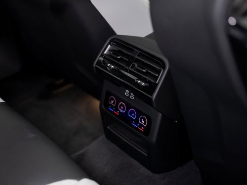 Used 2025 BMW M5 image 74