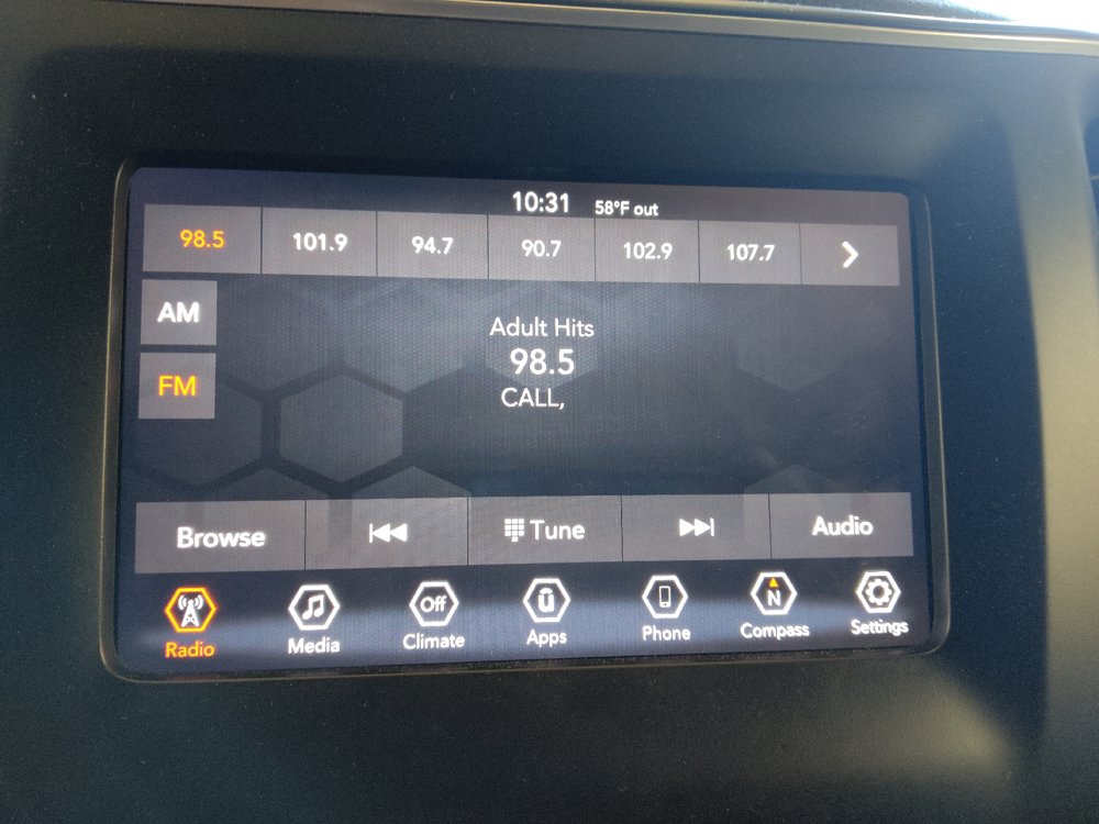 Used 2019 Jeep Cherokee Latitude w/ Popular Appearance Group AWD/4WD image 25