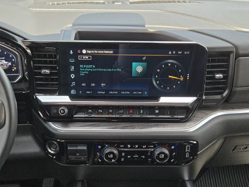 Used 2025 Chevrolet Silverado 1500 LTZ AWD/4WD image 22