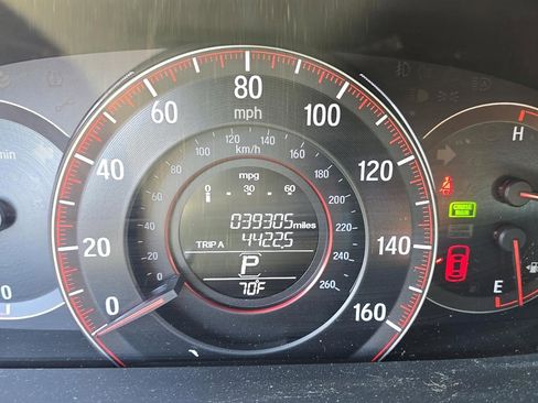 Used 2017 Honda Accord Sport image 9