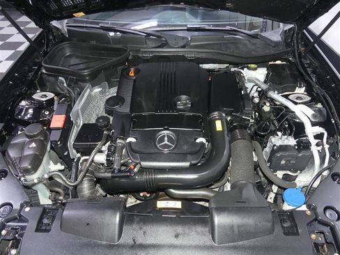 Used 2014 Mercedes-Benz SLK 250 image 12