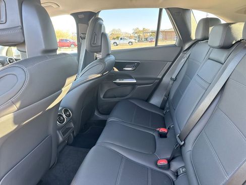 Used 2025 Mercedes-Benz GLC 350e 4MATIC image 29
