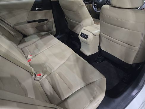 Used 2017 Honda Accord EX-L image 11