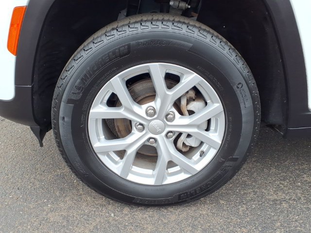 Used 2023 Jeep Grand Cherokee Limited AWD/4WD image 9