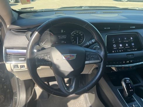Used 2023 Cadillac XT4 Luxury w/ LPO, Onyx Lite Package AWD/4WD image 12