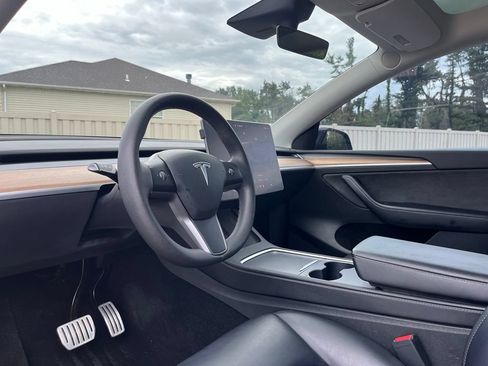Used 2022 Tesla Model Y Performance AWD/4WD image 17