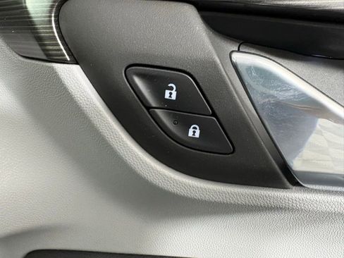 Used 2023 GMC Terrain SLT w/ Infotainment Package II FWD image 40