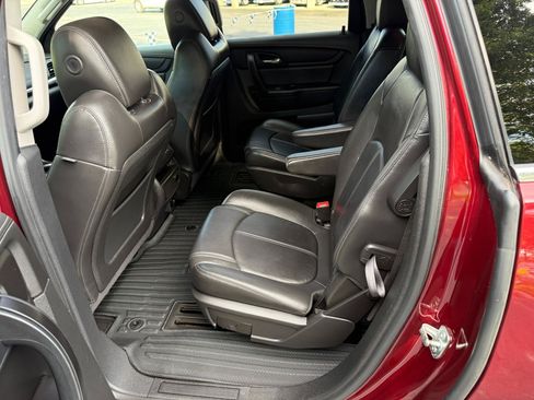 Used 2017 Chevrolet Traverse LT FWD image 16