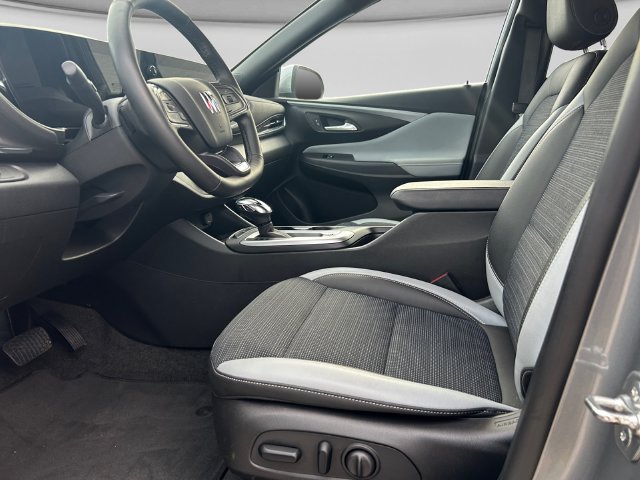 Used 2025 Buick Envista Sport Touring w/ Convenience I Package FWD image 12