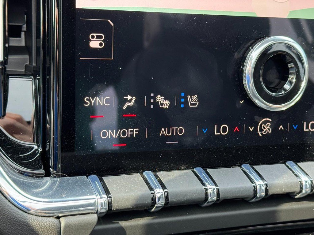 New 2026 GMC Yukon Denali w/ Sun & Power Step Package AWD/4WD image 19