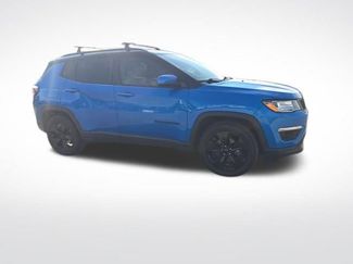 Used 2019 Jeep Compass Latitude FWD video 1