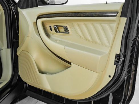 Used 2019 Ford Taurus Limited image 40