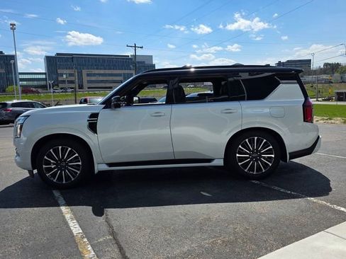 New 2026 Nissan Armada Platinum Reserve w/ Accent Package AWD/4WD image 5