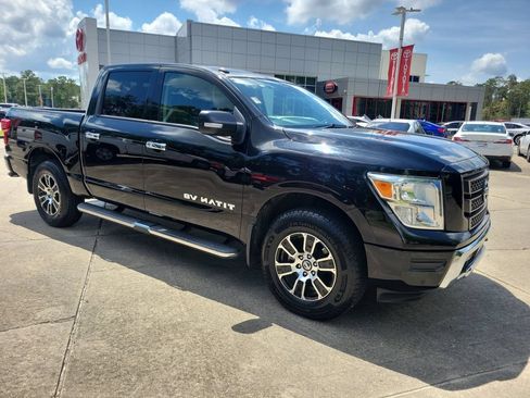 Used 2020 Nissan Titan SV w/ SV Convenience Package AWD/4WD image 9
