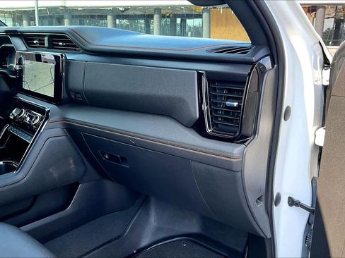 Used 2023 GMC Sierra 1500 AT4 image 19