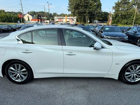 Used 2017 INFINITI Q50 3.0t Premium RWD image 9