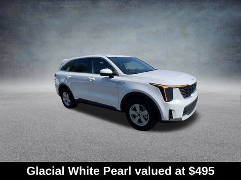 Used 2025 Kia Sorento LX image 2