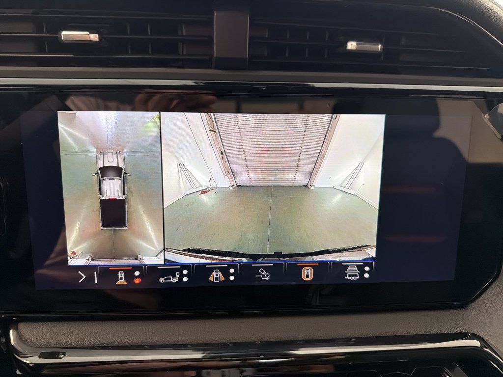 New 2026 GMC Sierra 2500 AT4 w/ Technology Package AWD/4WD image 20