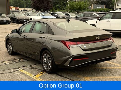 Used 2026 Hyundai Elantra Hybrid FWD image 3