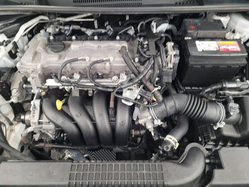 Used 2022 Toyota Corolla LE FWD image 30