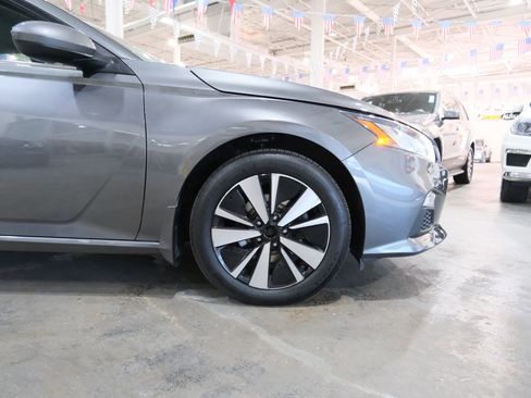 Used 2022 Nissan Altima 2.5 SV image 14