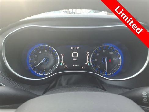 Used 2020 Chrysler Pacifica Limited image 20