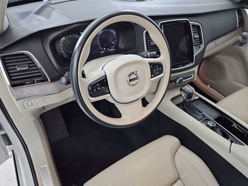 Used 2022 Volvo XC90 T6 Inscription w/ Advanced Package image 2