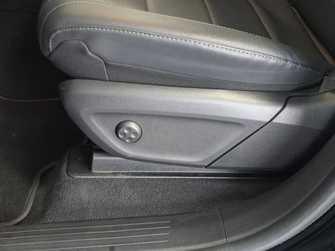 Used 2025 Mercedes-Benz GLE 350 4MATIC image 24