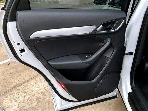 Used 2017 Audi Q3 2.0T Premium Plus w/ Premium Plus Package image 19