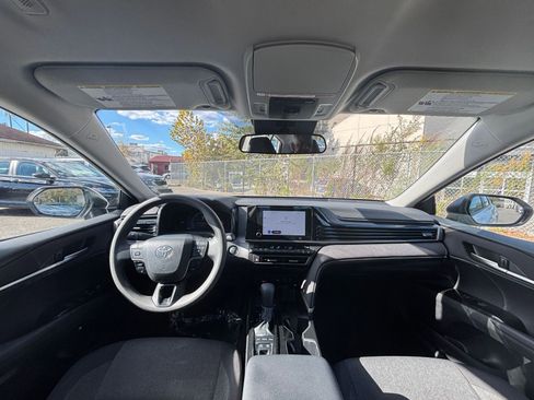 Used 2025 Toyota Camry LE image 32