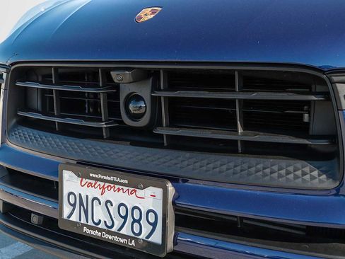 Used 2024 Porsche Macan image 5